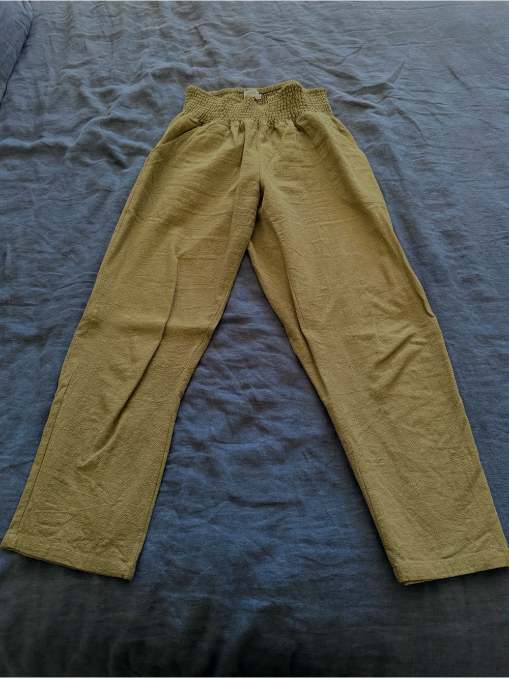 Women's Smocked Waist Ankle-Length Pants - Olive